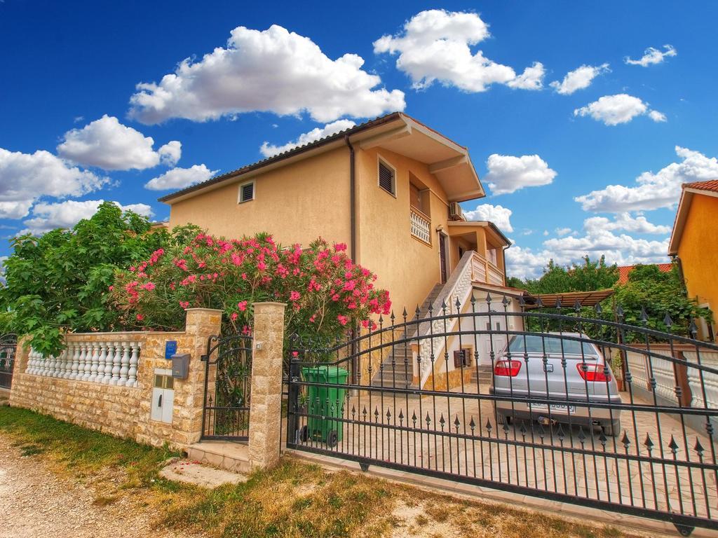 Apartments Durda 1390 Штиньян Экстерьер фото