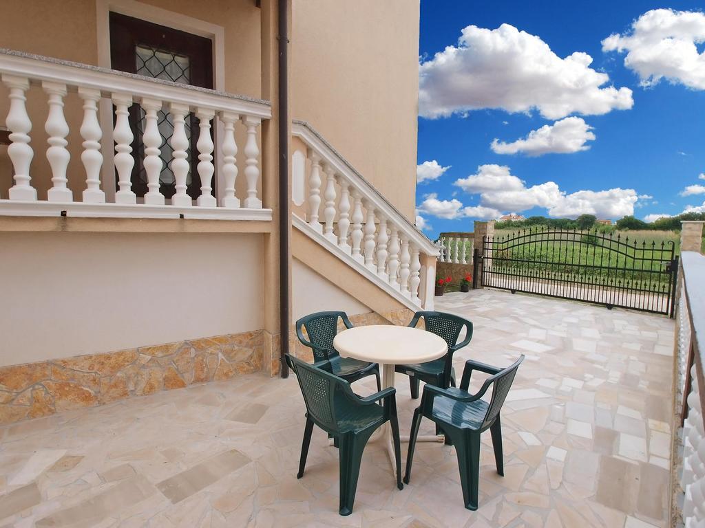 Apartments Durda 1390 Штиньян Экстерьер фото