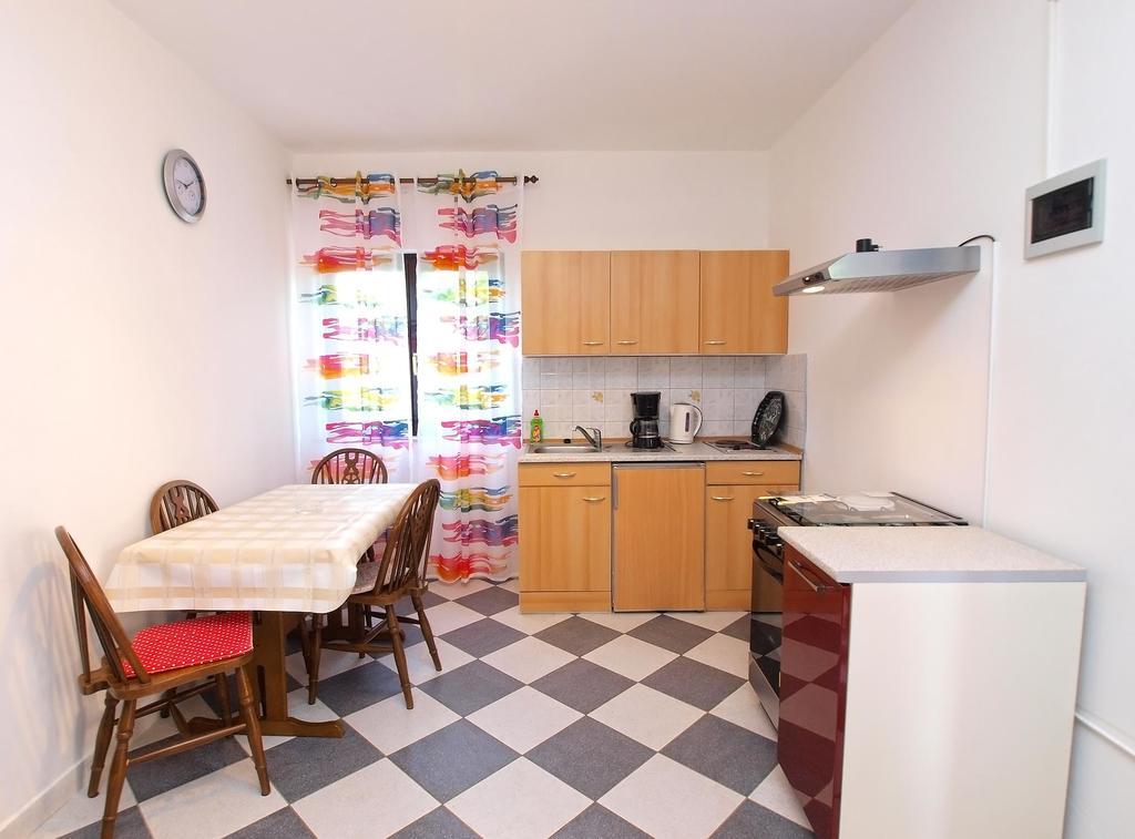 Apartments Durda 1390 Штиньян Экстерьер фото
