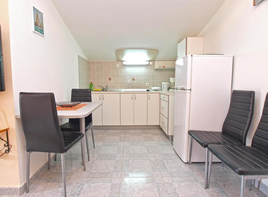 Apartments Durda 1390 Штиньян Экстерьер фото